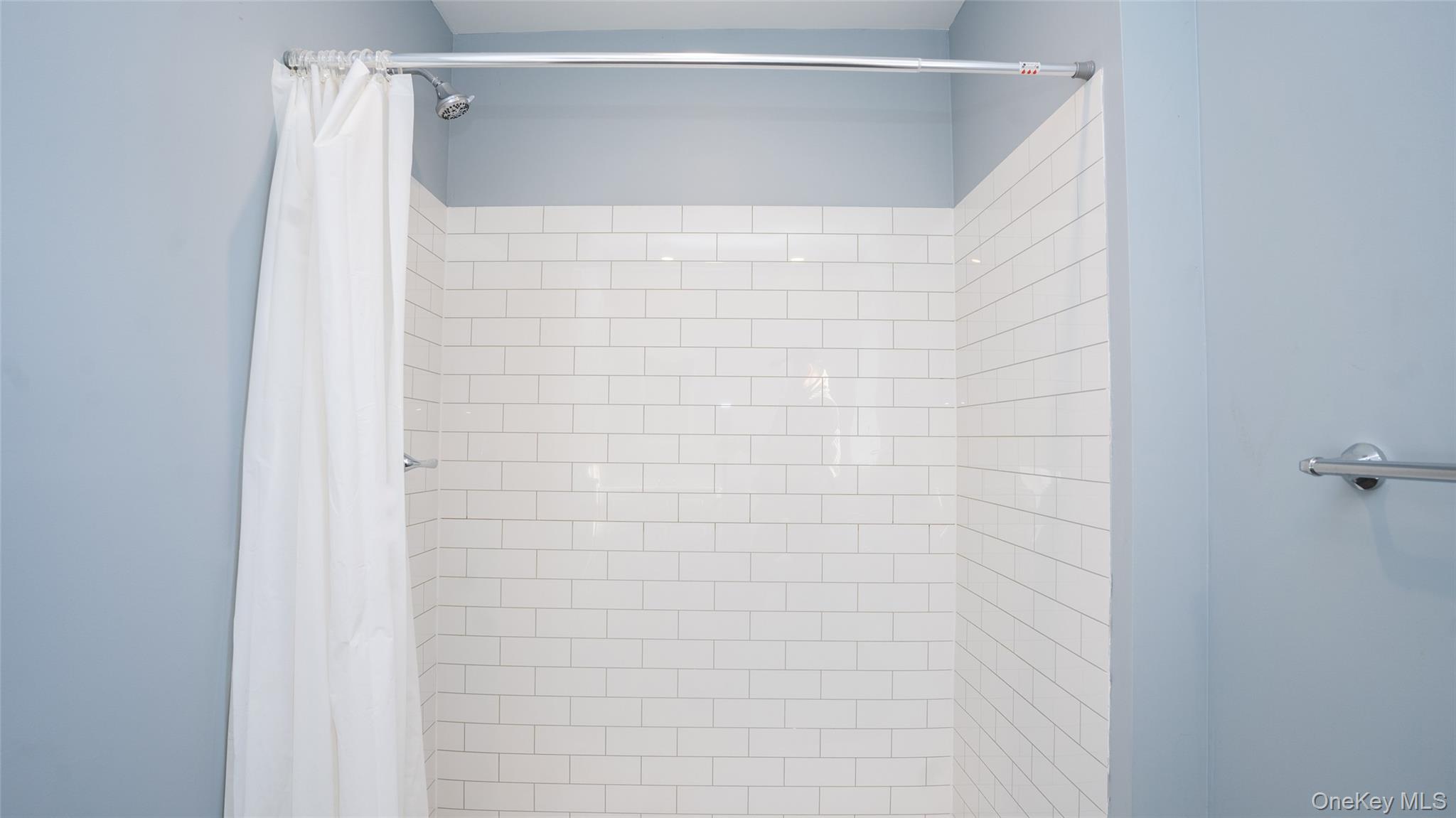 #11 photo, 4001 Broadway, Island Park , NY 11558