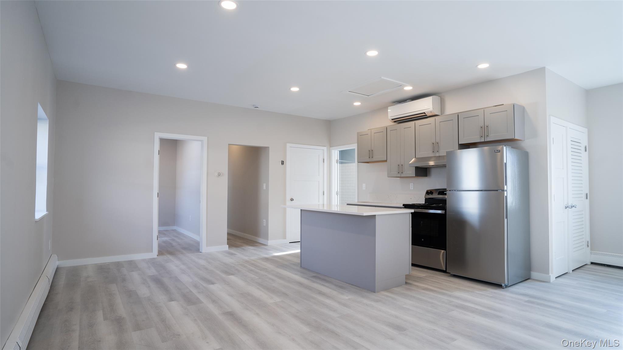 #4 photo, 4001 Broadway, Island Park , NY 11558