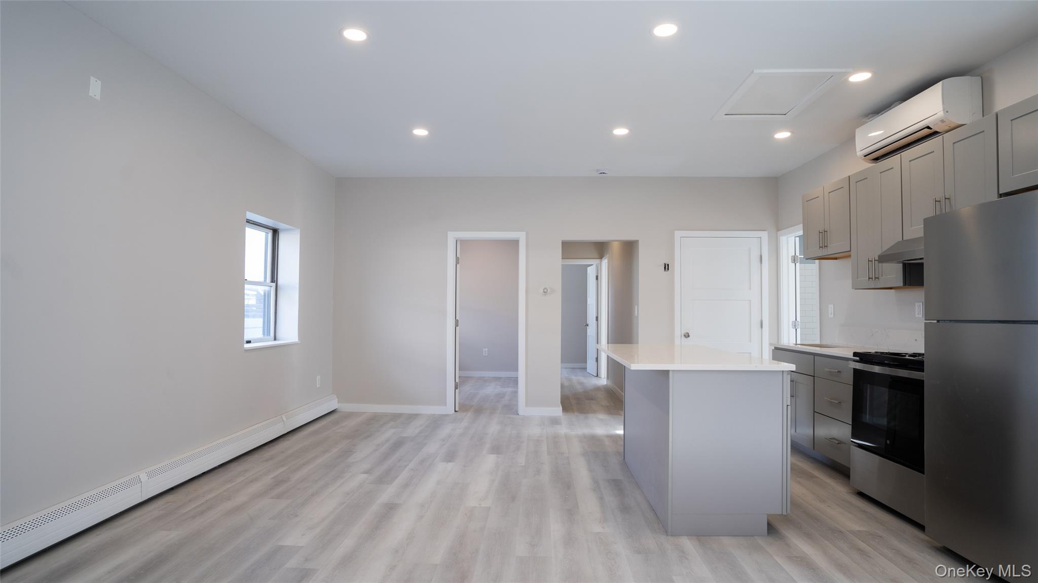 #5 photo, 4001 Broadway, Island Park , NY 11558