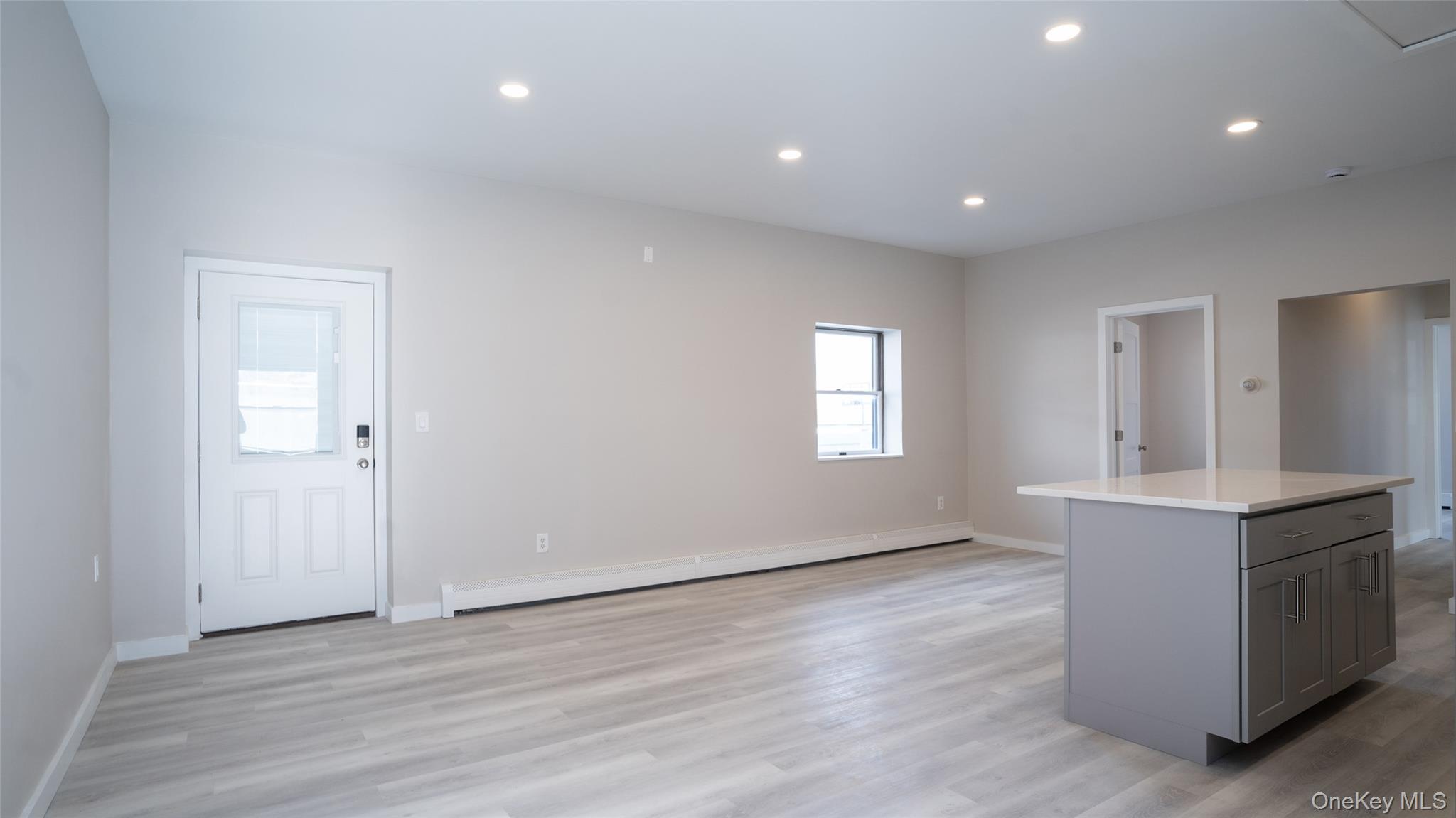 #9 photo, 4001 Broadway, Island Park , NY 11558