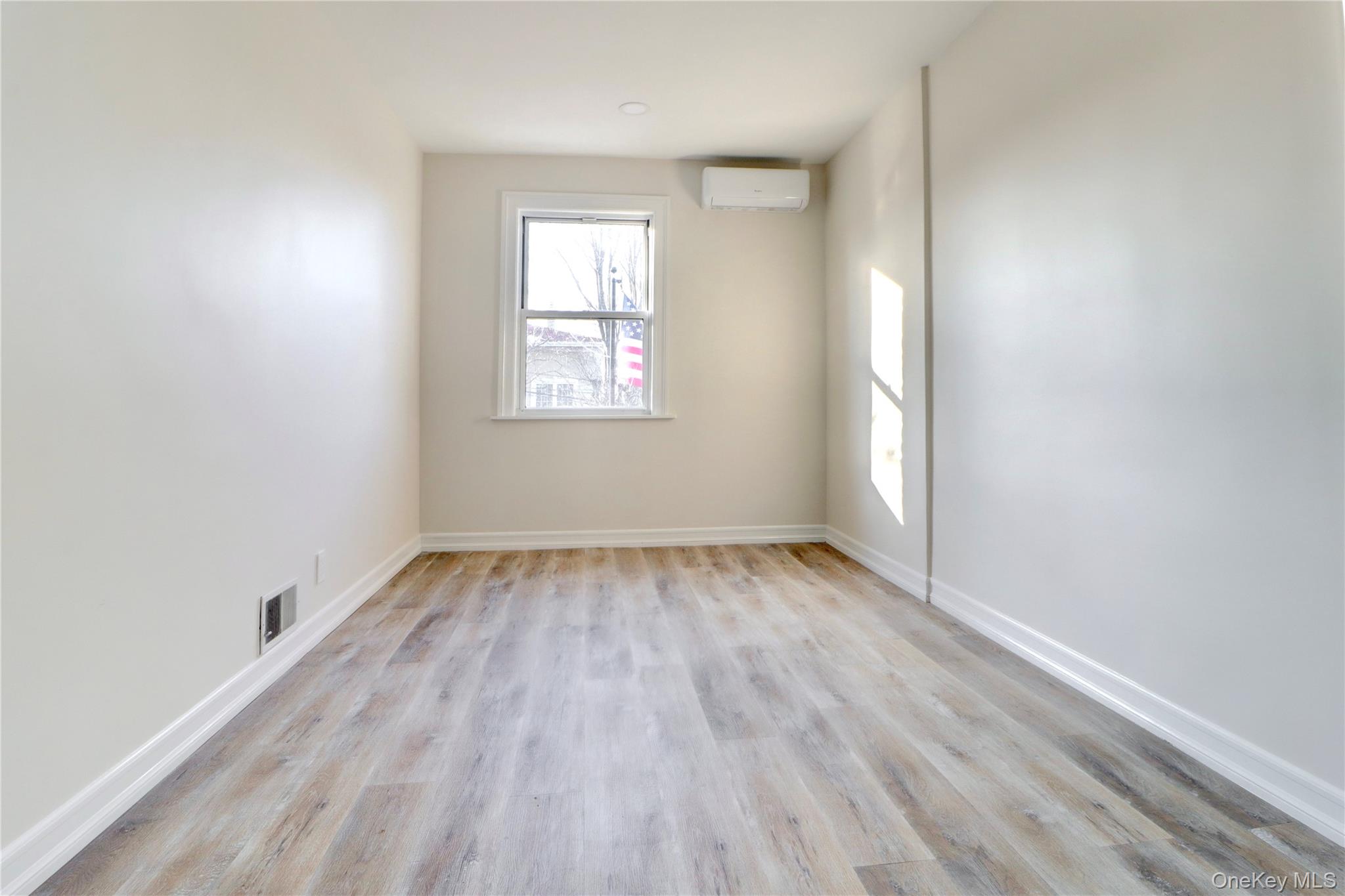 #17 photo, 623 159th Street, Whitestone , NY 11357