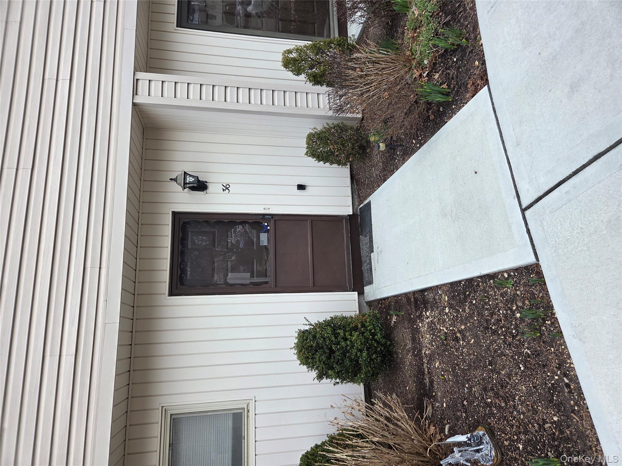 #1 photo, 650 Newbridge Road, Нассау ‖ East Meadow , NY 11554