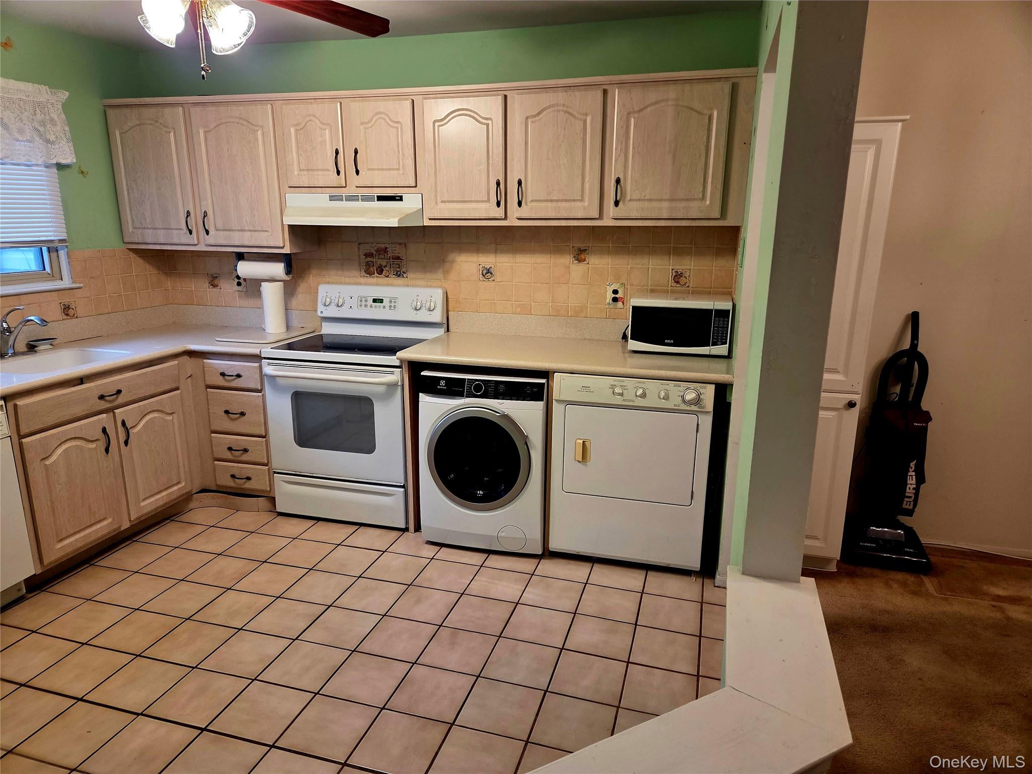 #3 photo, 650 Newbridge Road, Нассау ‖ East Meadow , NY 11554