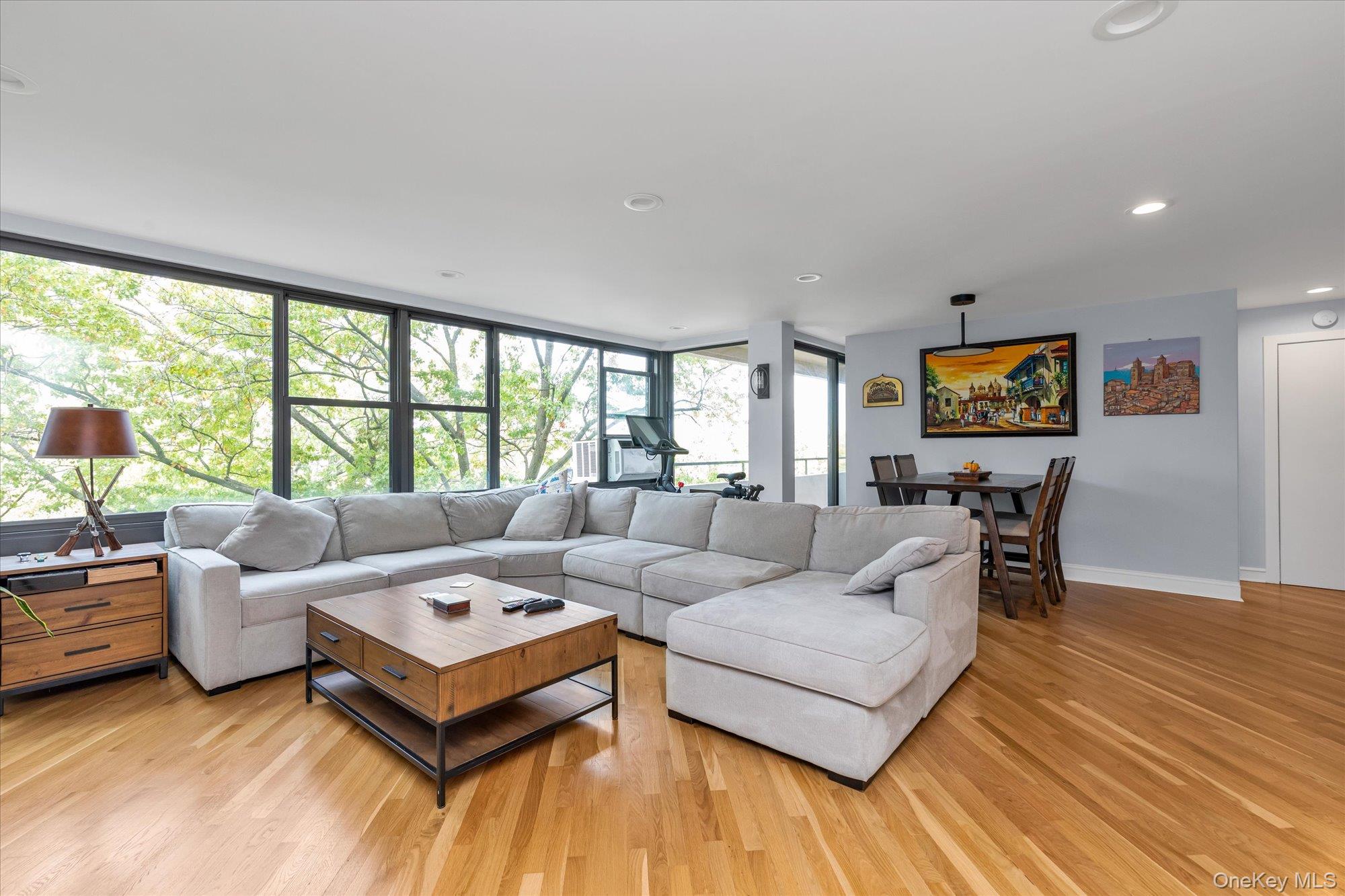 #1 photo, 9-05 162 Street, كوينز Beechhurst , NY 11357