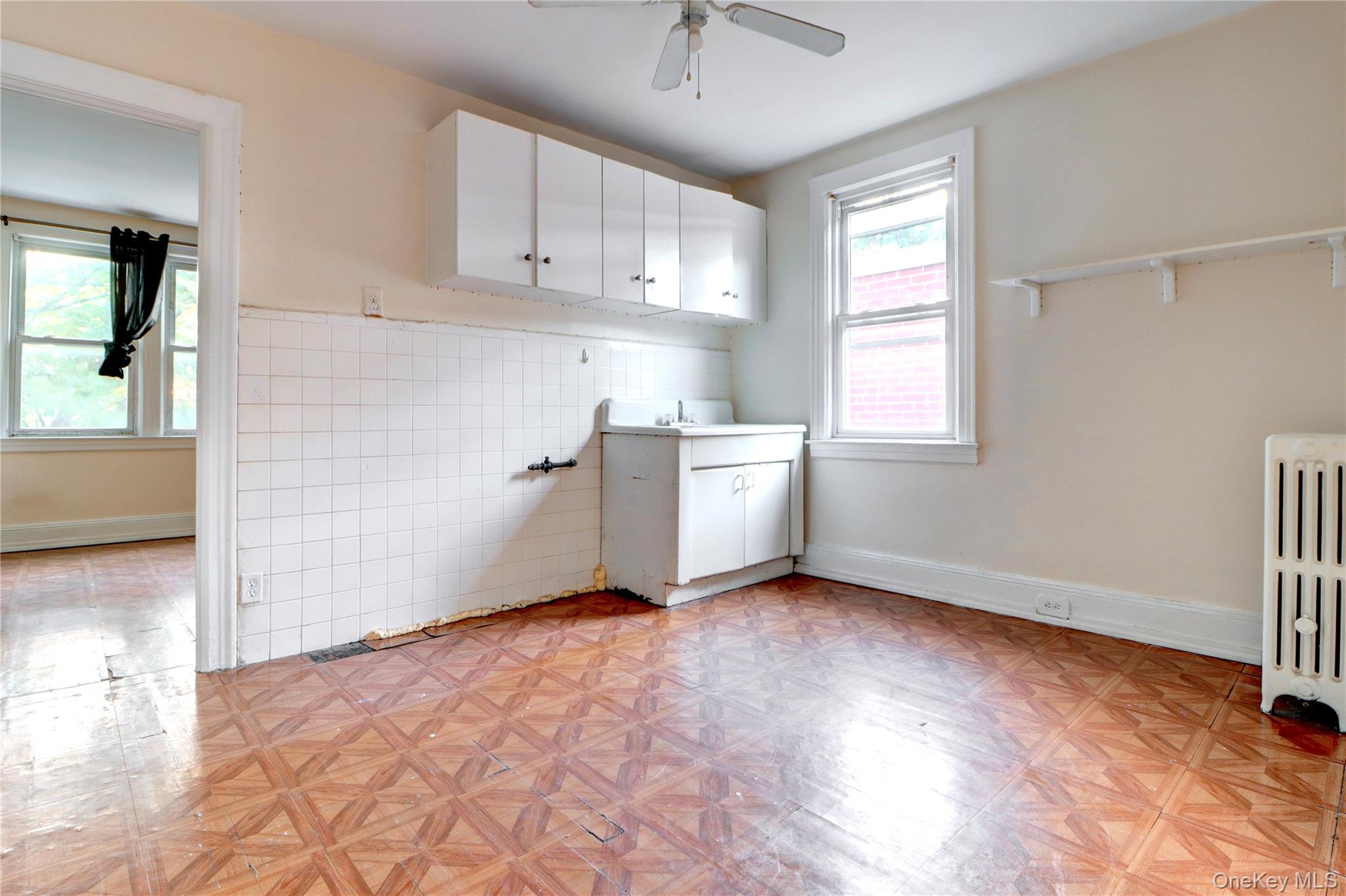 #4 photo, 69-15 69th Place, 皇后区 Glendale , NY 11385