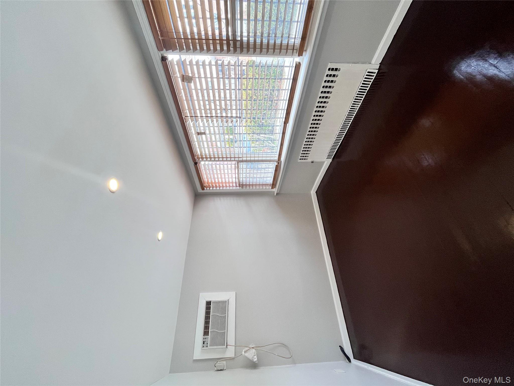 #11 photo, 150-44 87th Road, Куинс ‖ Briarwood , NY 11432