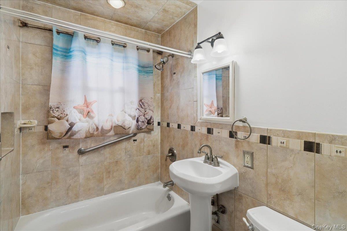 #13 photo, 115-11 Parkway Drive, מחוז נסאו Elmont , NY 11003