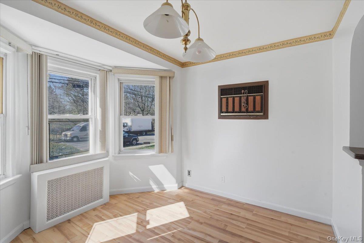 #6 photo, 115-11 Parkway Drive, מחוז נסאו Elmont , NY 11003