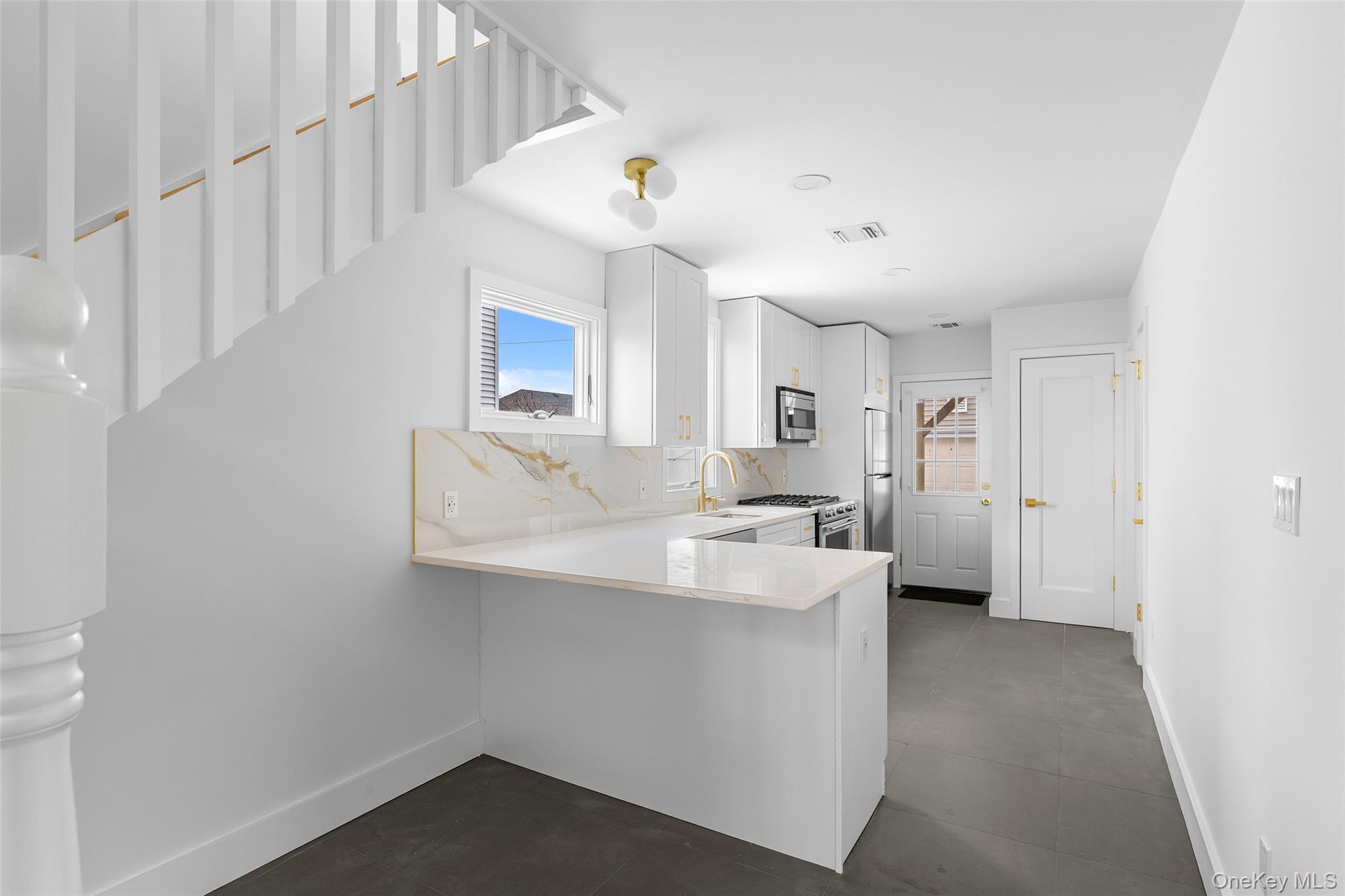 #15 photo, 36 Kildare Road, Island Park , NY 11558