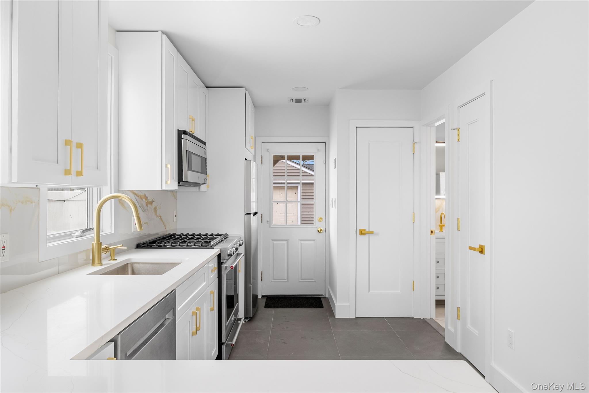 #16 photo, 36 Kildare Road, Island Park , NY 11558