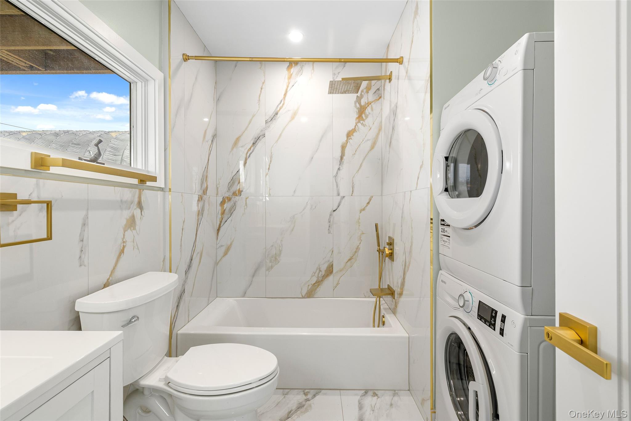 #5 photo, 36 Kildare Road, Island Park , NY 11558