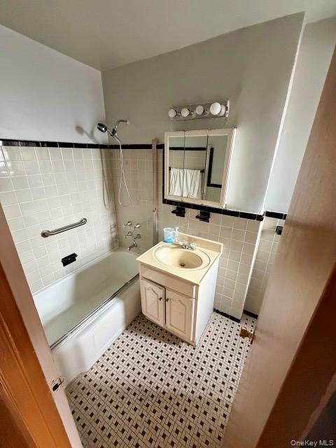 #7 photo, 3727 86TH STREET, Куинс ‖ Jackson Heights , NY 11372