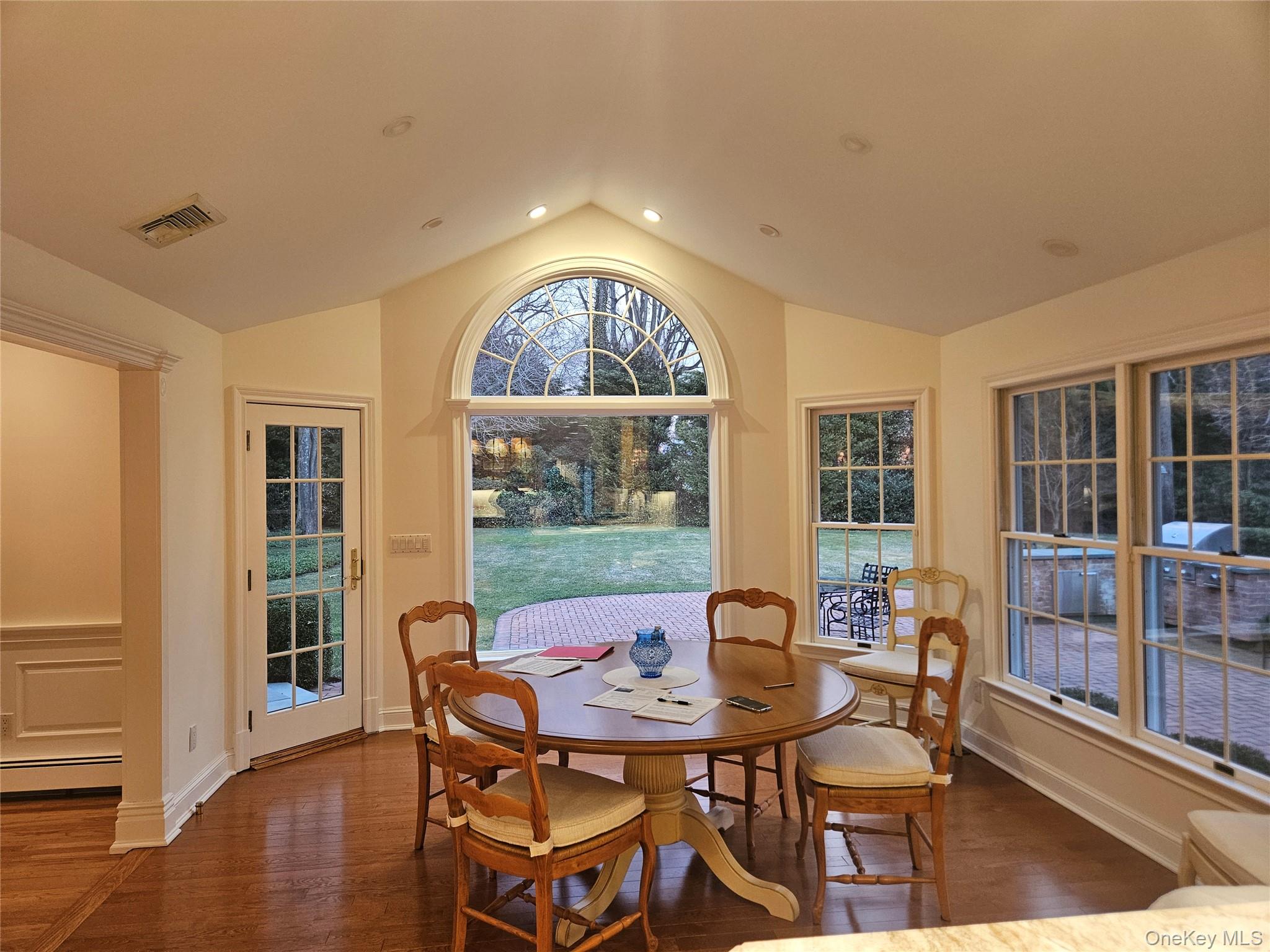 #5 photo, 1 Northwood Court, नासाउ काउंटी Woodbury , NY 11797