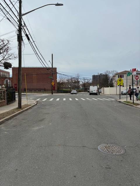 #4 photo, 614 Grassmere Terrace, Куинс ‖ Far Rockaway , NY 11691