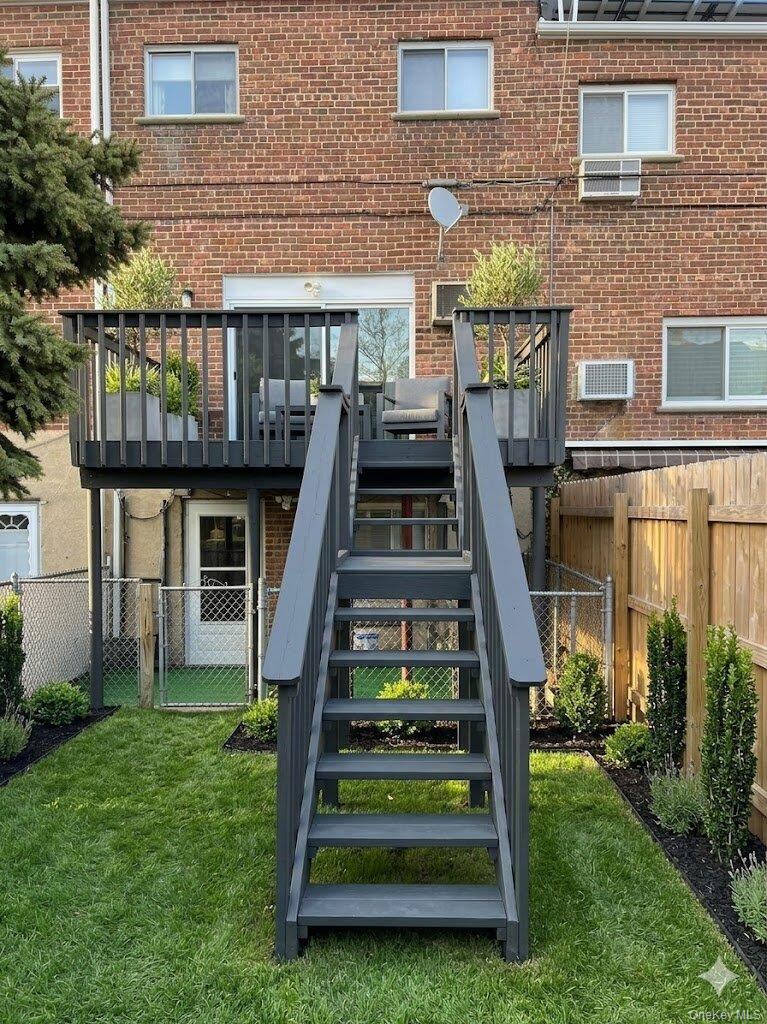 #5 photo, 4216 E Tremont Avenue, Bronx , NY 10465