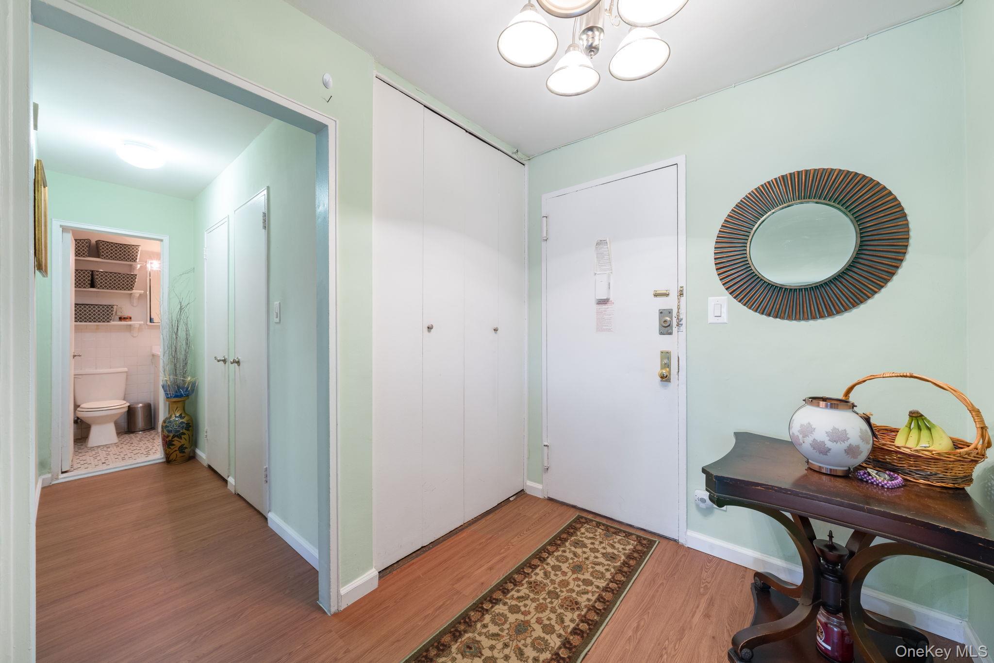 #1 photo, 85-15 Main Street, कुईंस Briarwood , NY 11435