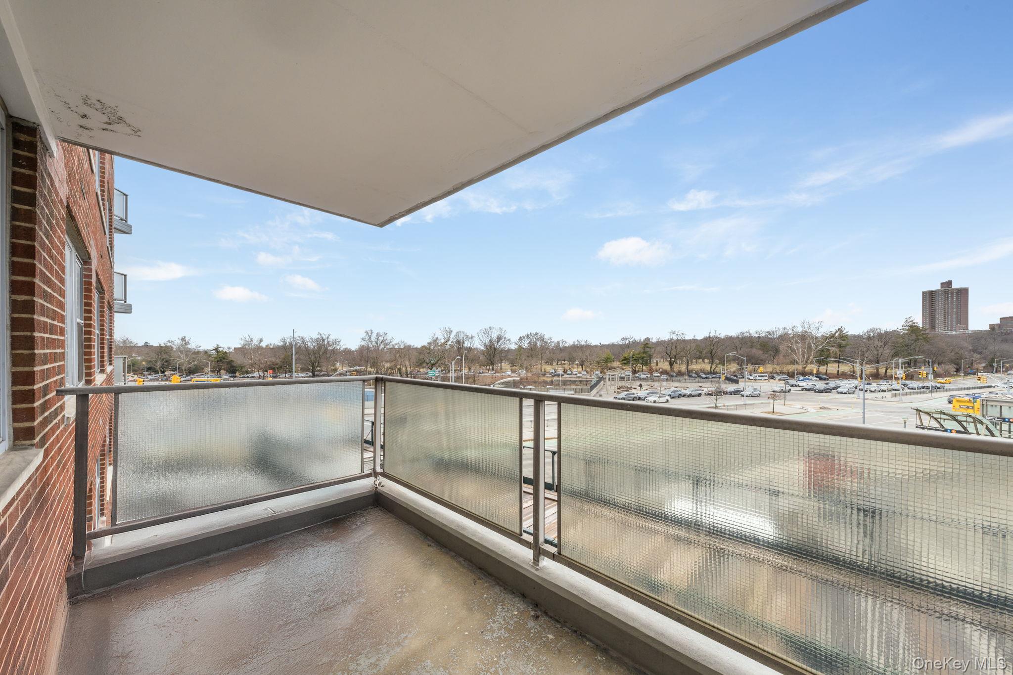 #13 photo, 85-15 Main Street, कुईंस Briarwood , NY 11435