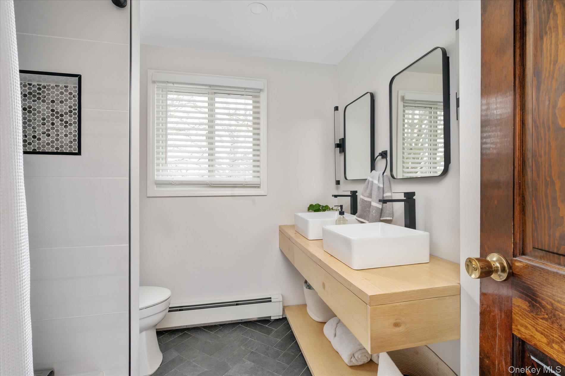 #10 photo, 29 Fox Court, Hicksville , NY 11801