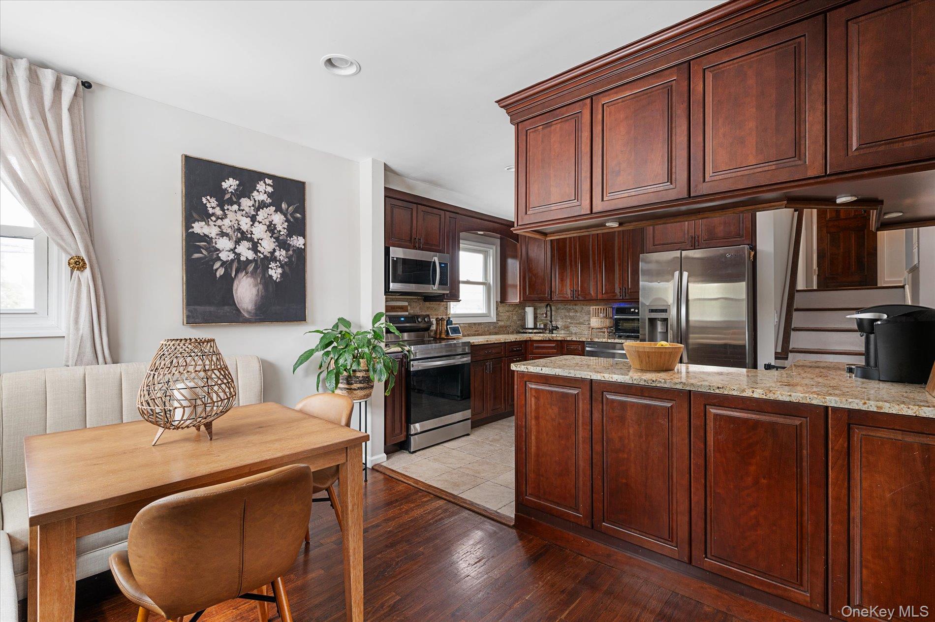 #7 photo, 29 Fox Court, Hicksville , NY 11801