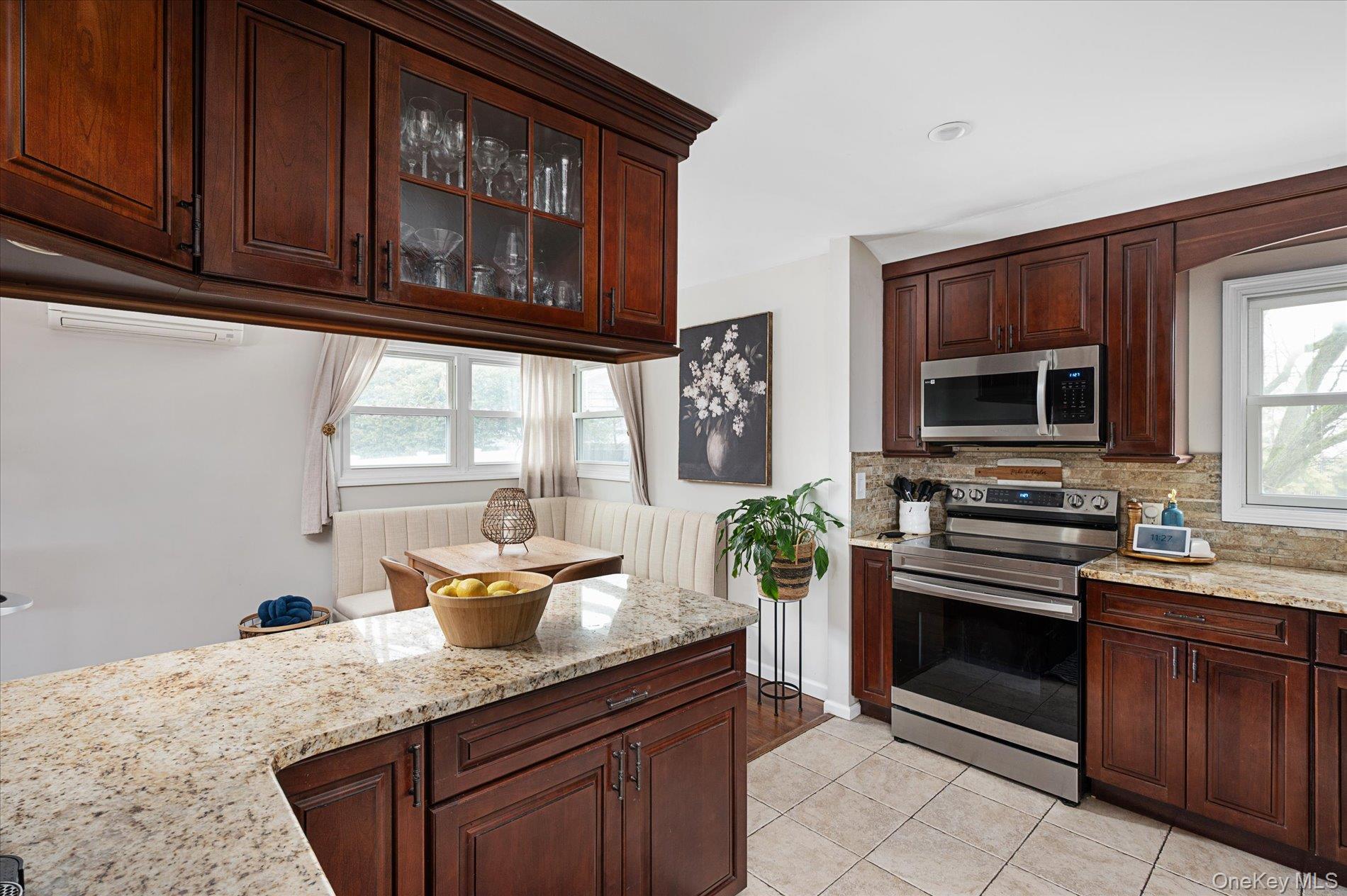 #9 photo, 29 Fox Court, Hicksville , NY 11801