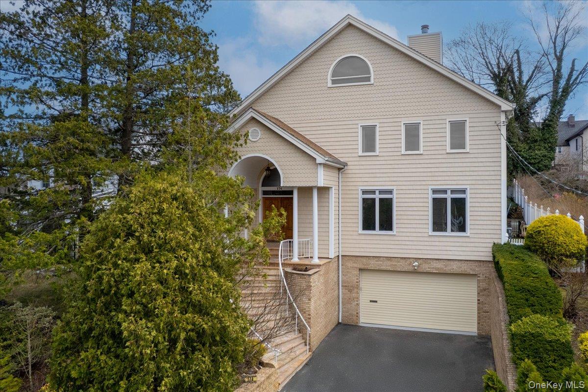 #1 photo, 174 Lawrence Avenue, Eastchester , NY 10709