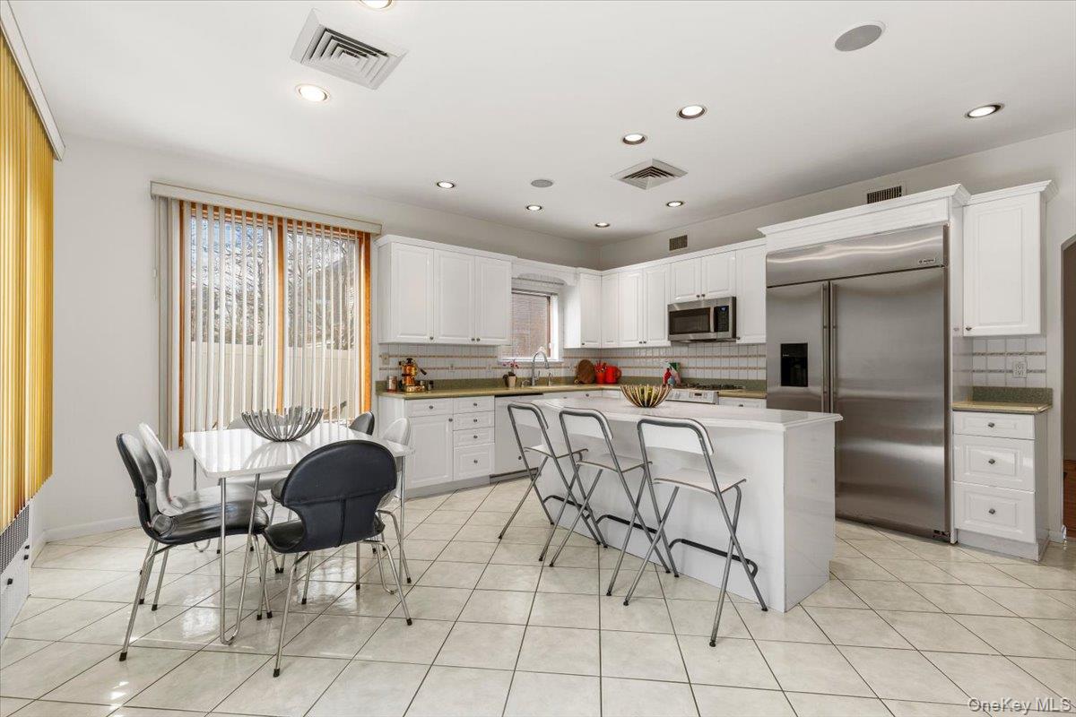 #12 photo, 174 Lawrence Avenue, Eastchester , NY 10709