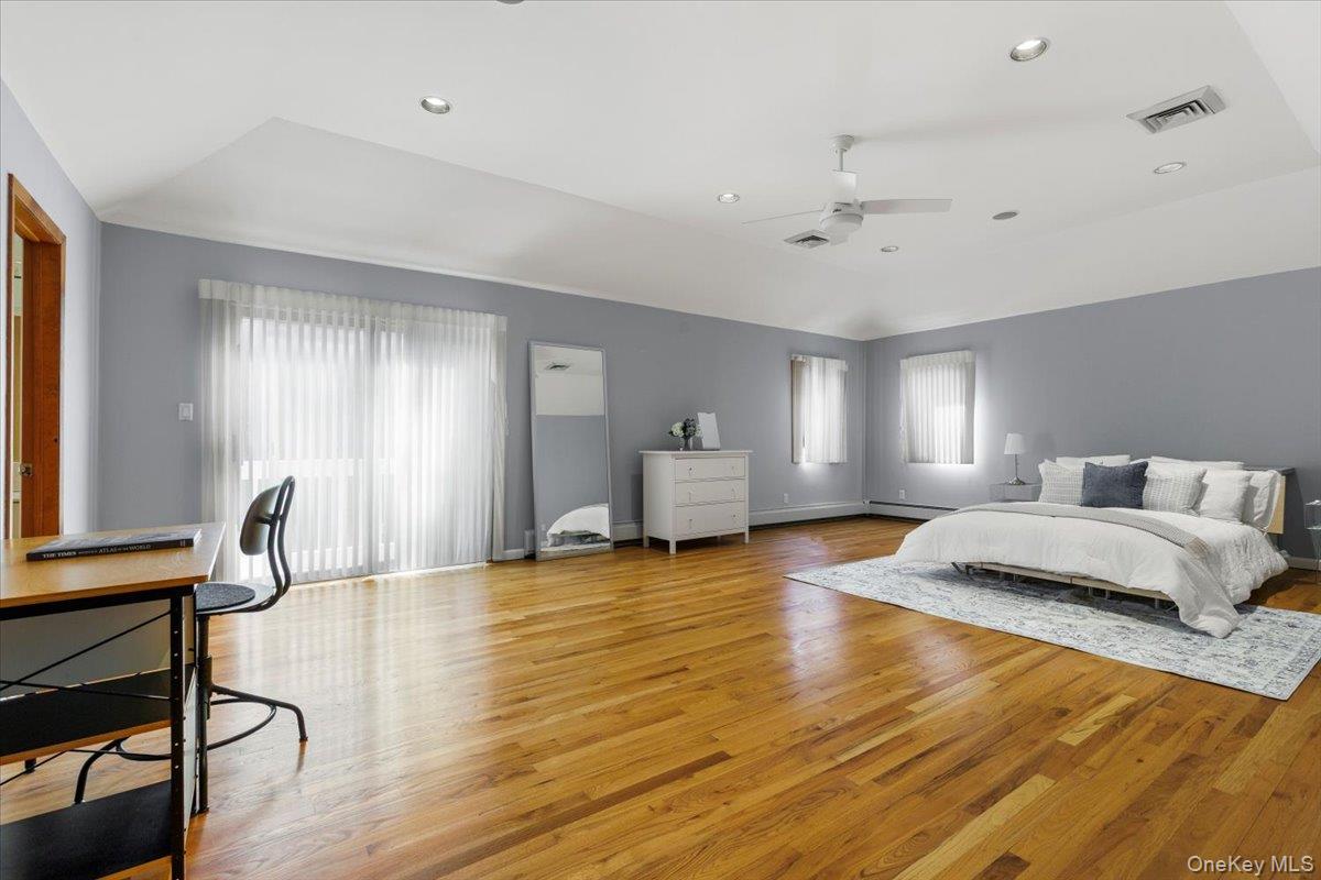 #17 photo, 174 Lawrence Avenue, Eastchester , NY 10709