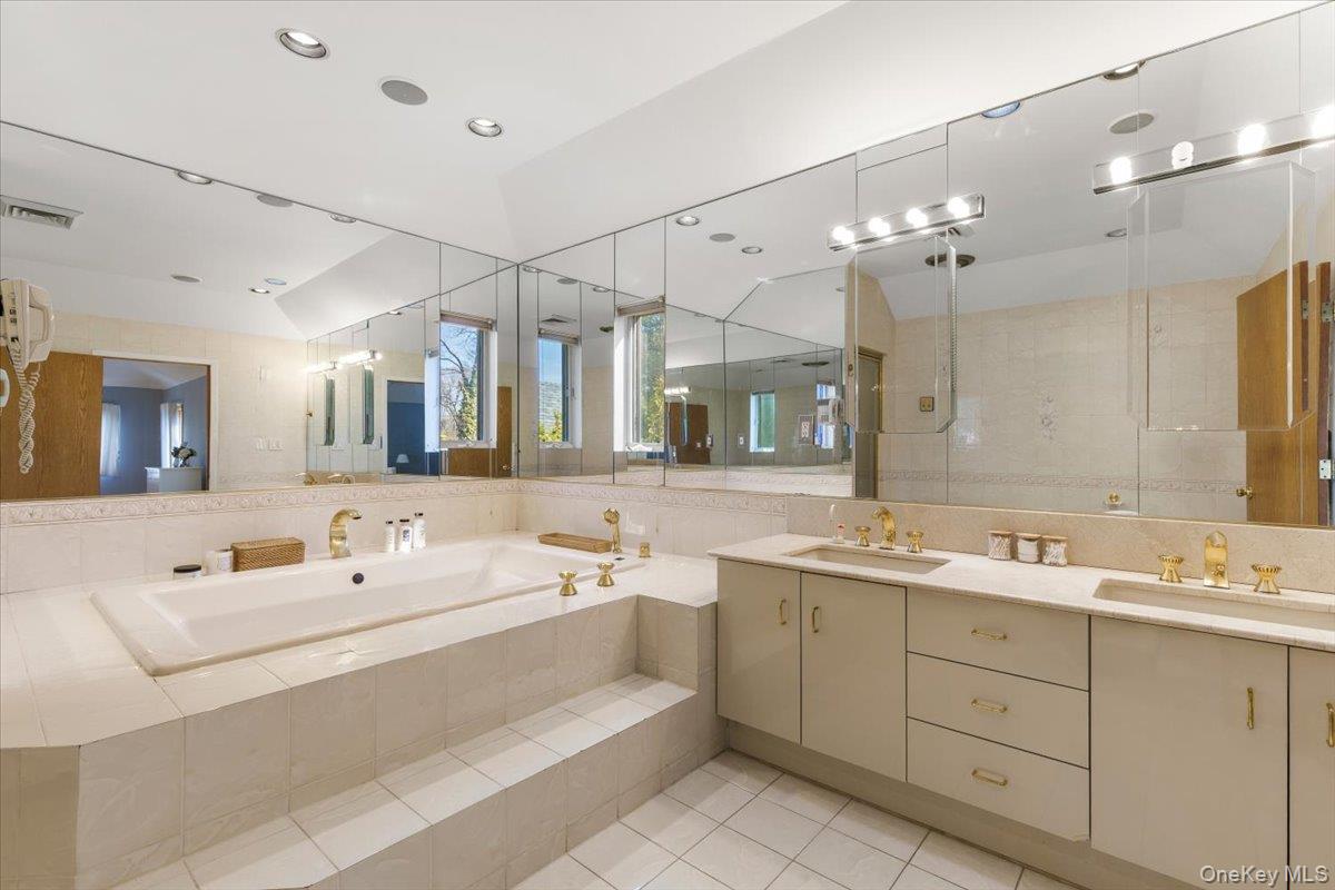 #19 photo, 174 Lawrence Avenue, Eastchester , NY 10709