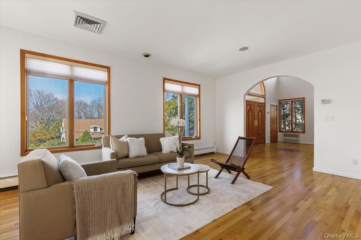 #5 photo, 174 Lawrence Avenue, Eastchester , NY 10709