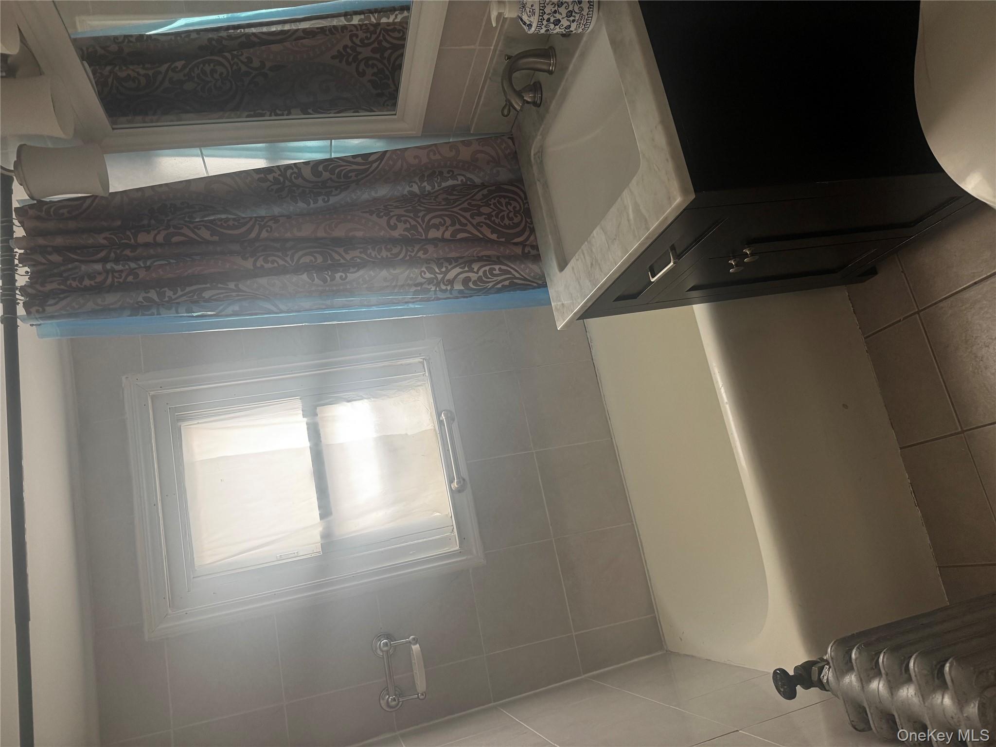 #4 photo, 420 Thieriot Avenue, Bronx , NY 10473