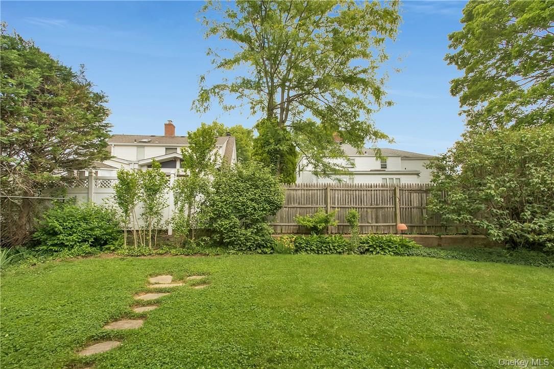 #11 photo, 14 Oakridge Place, Eastchester , NY 10709