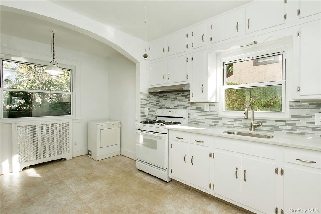 #2 photo, 14 Oakridge Place, Eastchester , NY 10709