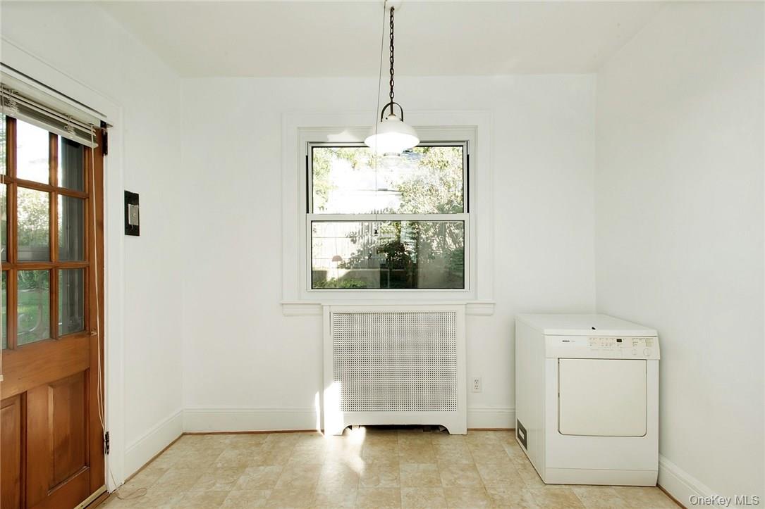 #4 photo, 14 Oakridge Place, Eastchester , NY 10709