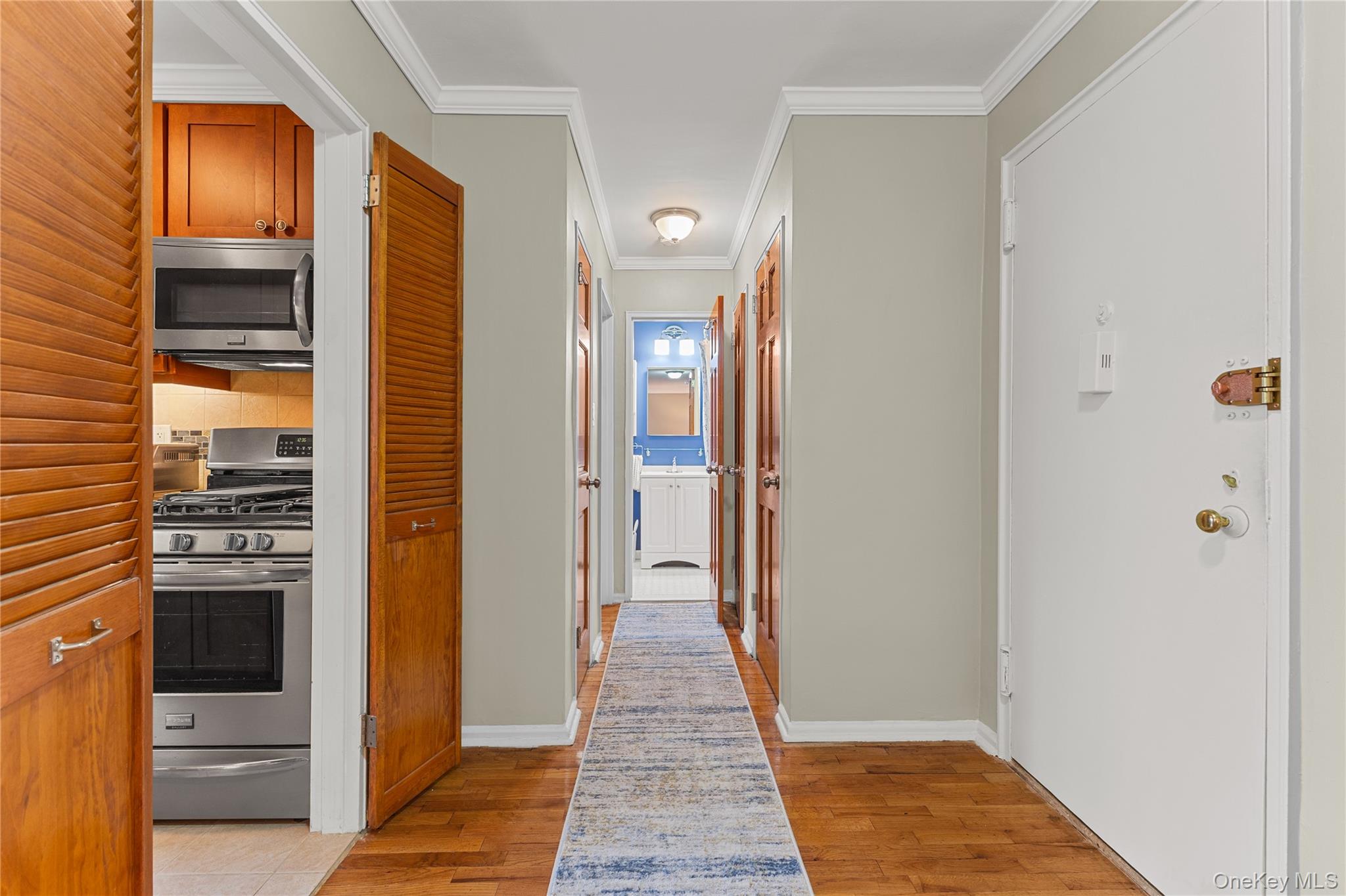 #11 photo, 185 South Midddle Neck Road, ناسو Great Neck , NY 11021