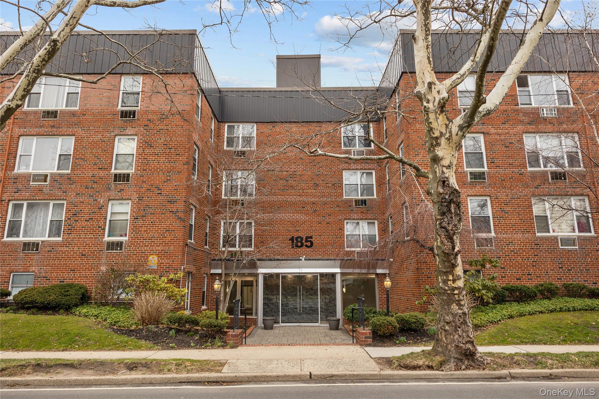 #2 photo, 185 South Midddle Neck Road, ناسو Great Neck , NY 11021