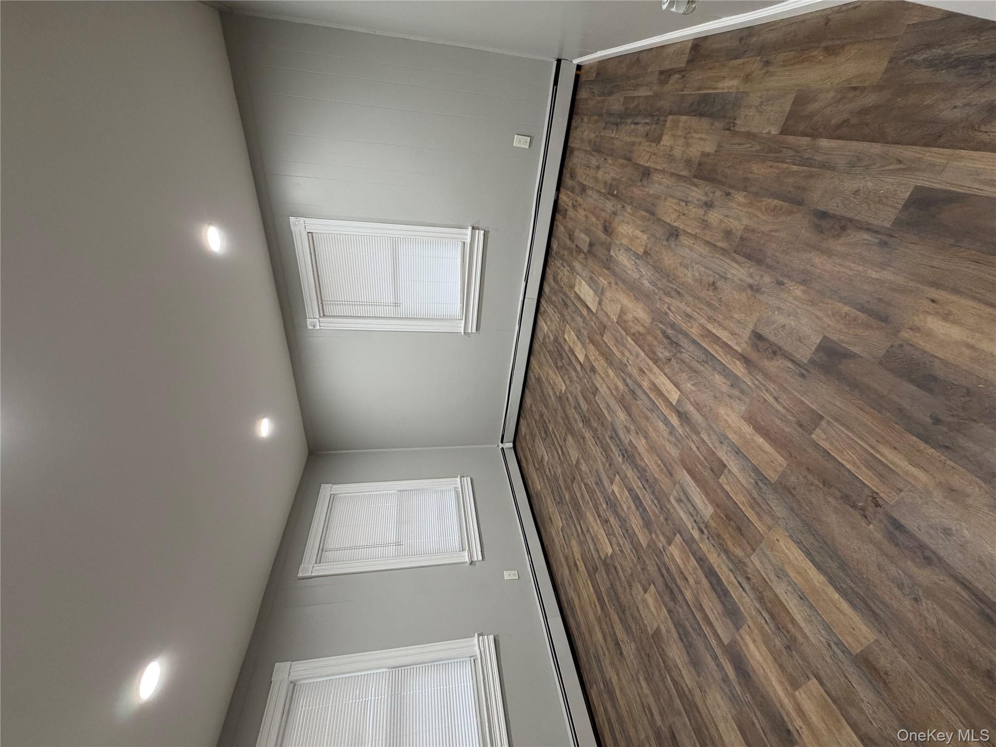 #7 photo, 11 Haab Avenue, سوفولك Babylon , NY 11702