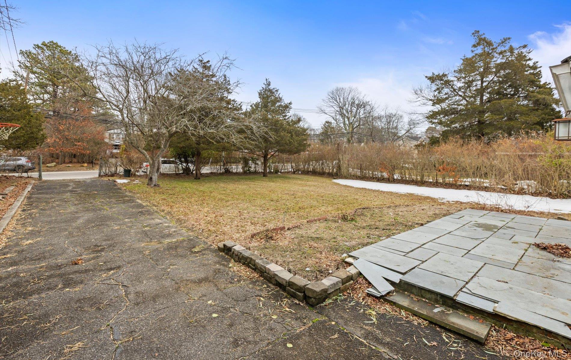 #16 photo, 902 Old Medford Avenue, سوفولك Medford , NY 11763