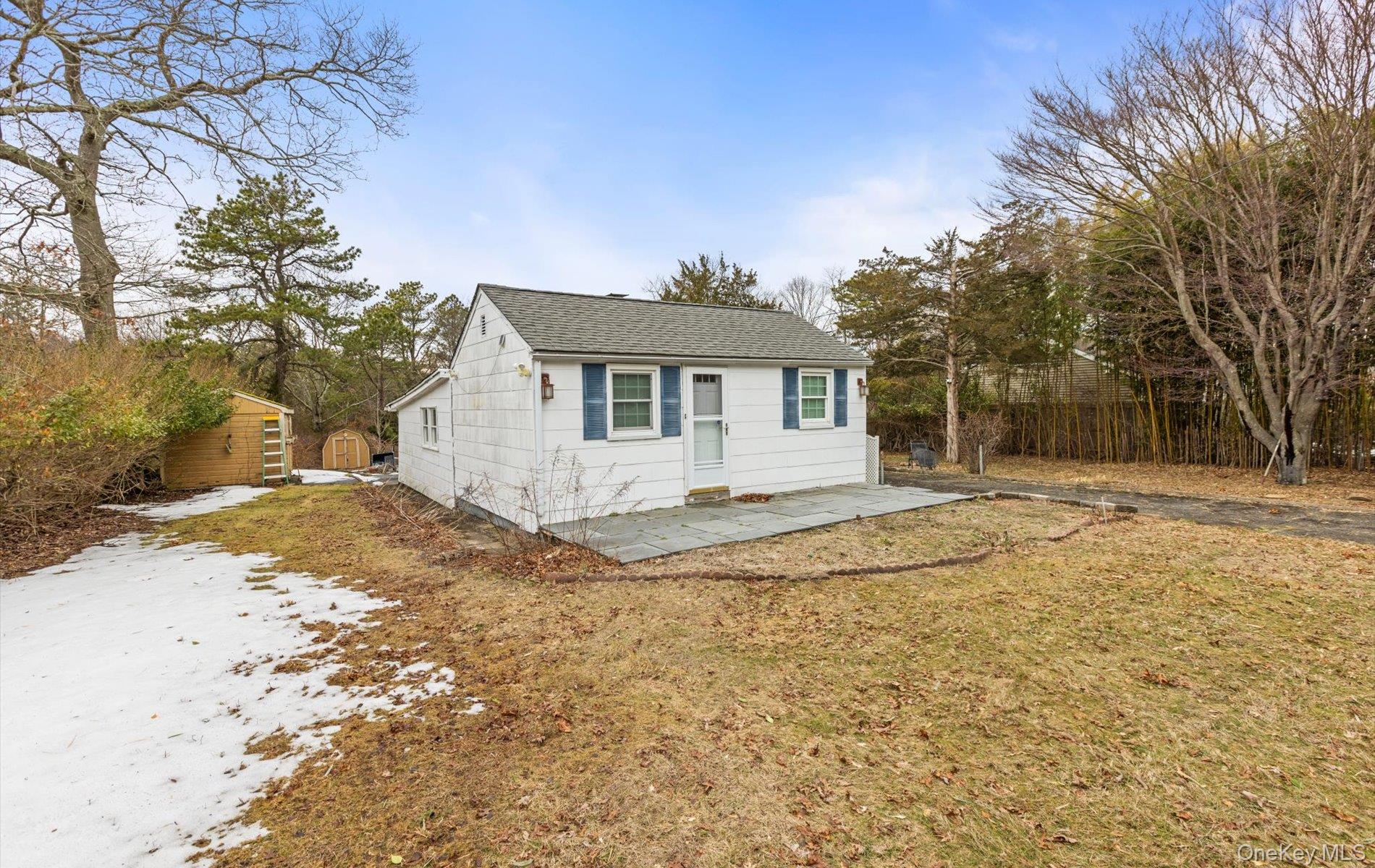 #2 photo, 902 Old Medford Avenue, سوفولك Medford , NY 11763