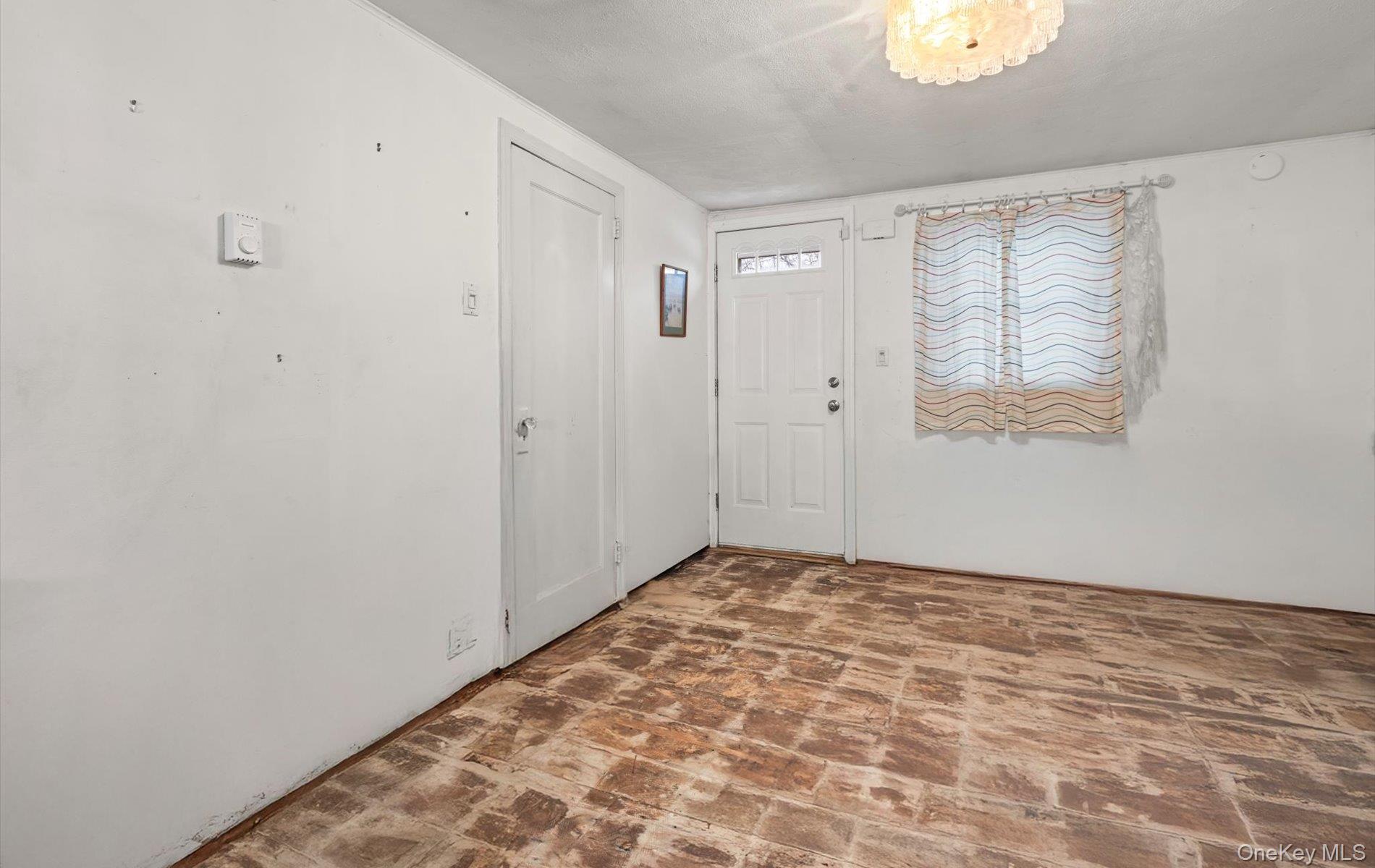 #7 photo, 902 Old Medford Avenue, سوفولك Medford , NY 11763