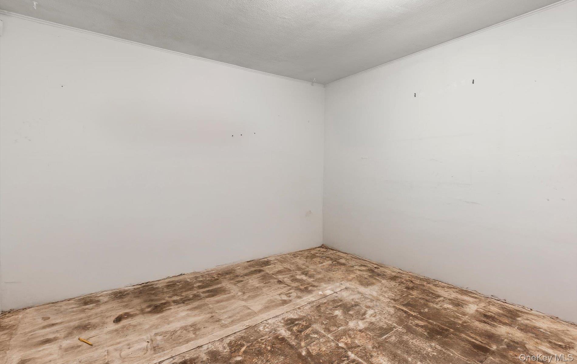 #8 photo, 902 Old Medford Avenue, سوفولك Medford , NY 11763