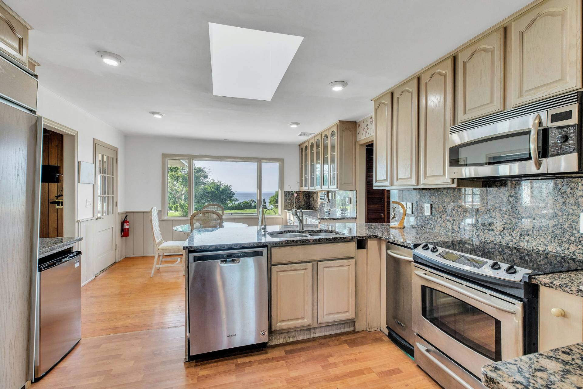 #13 photo, 2100 Sound Drive, سوفولك Greenport , NY 11944