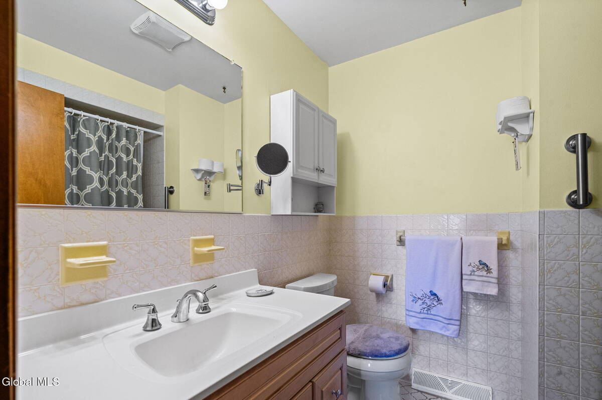 #16 photo, 1111 Rosehill Boulevard, Niskayuna , NY 12309