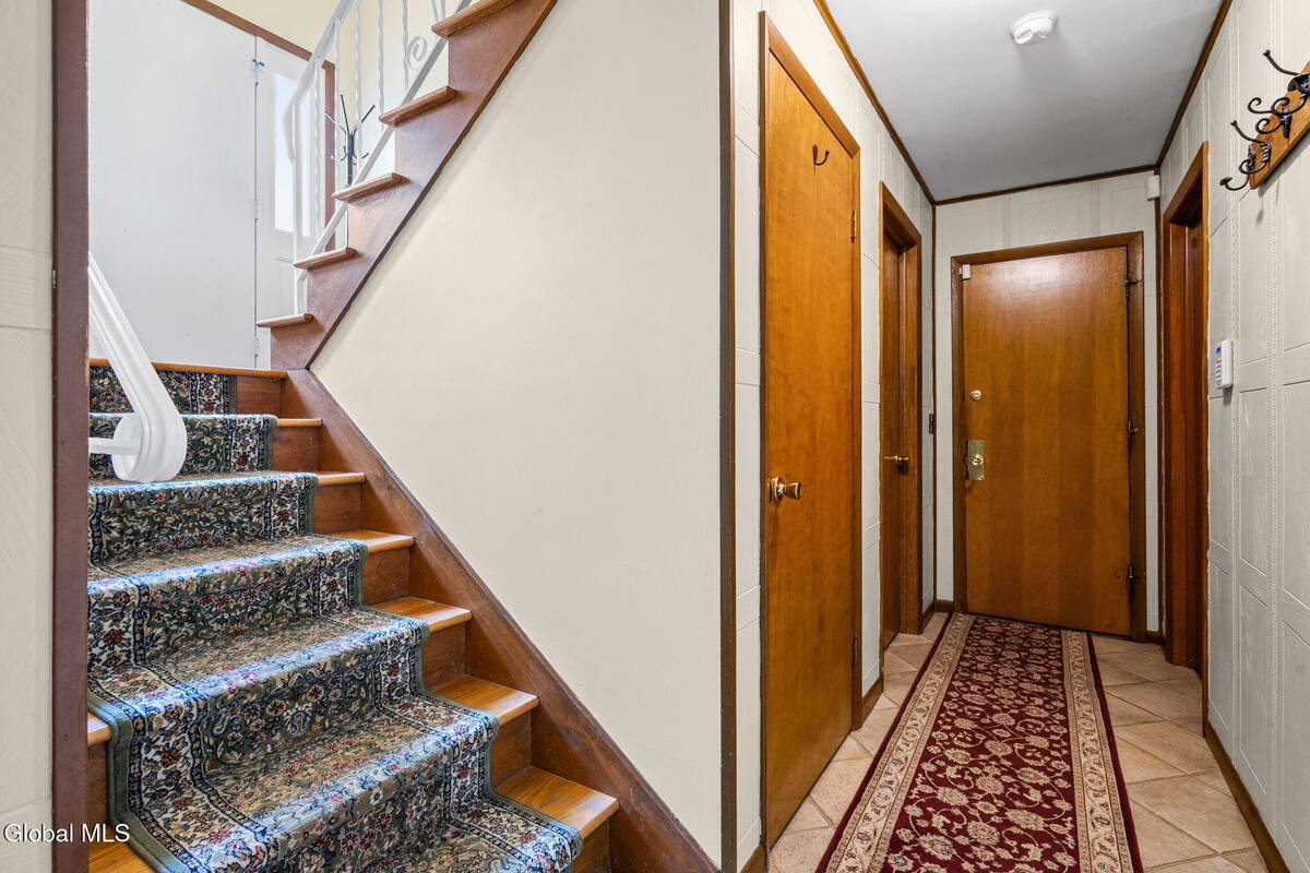 #28 photo, 1111 Rosehill Boulevard, Niskayuna , NY 12309