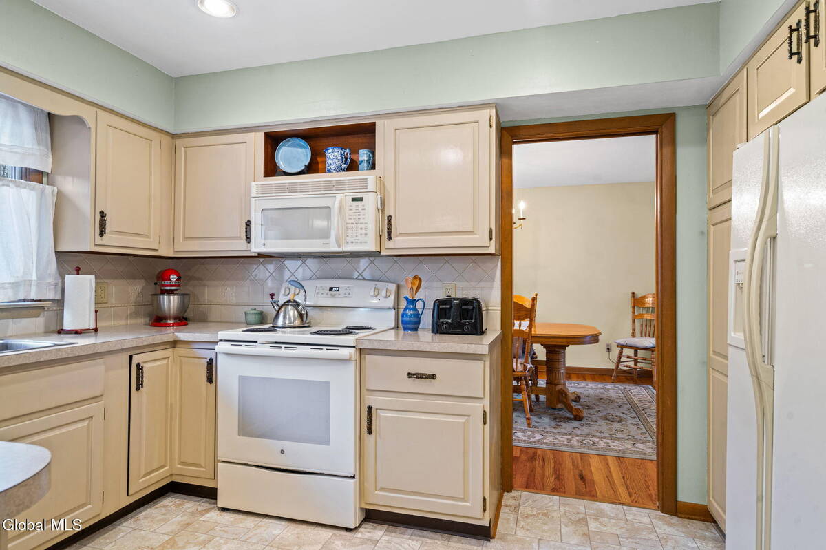 #36 photo, 1111 Rosehill Boulevard, Niskayuna , NY 12309