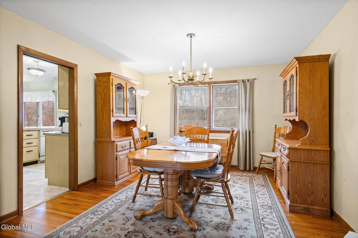 #38 photo, 1111 Rosehill Boulevard, Niskayuna , NY 12309