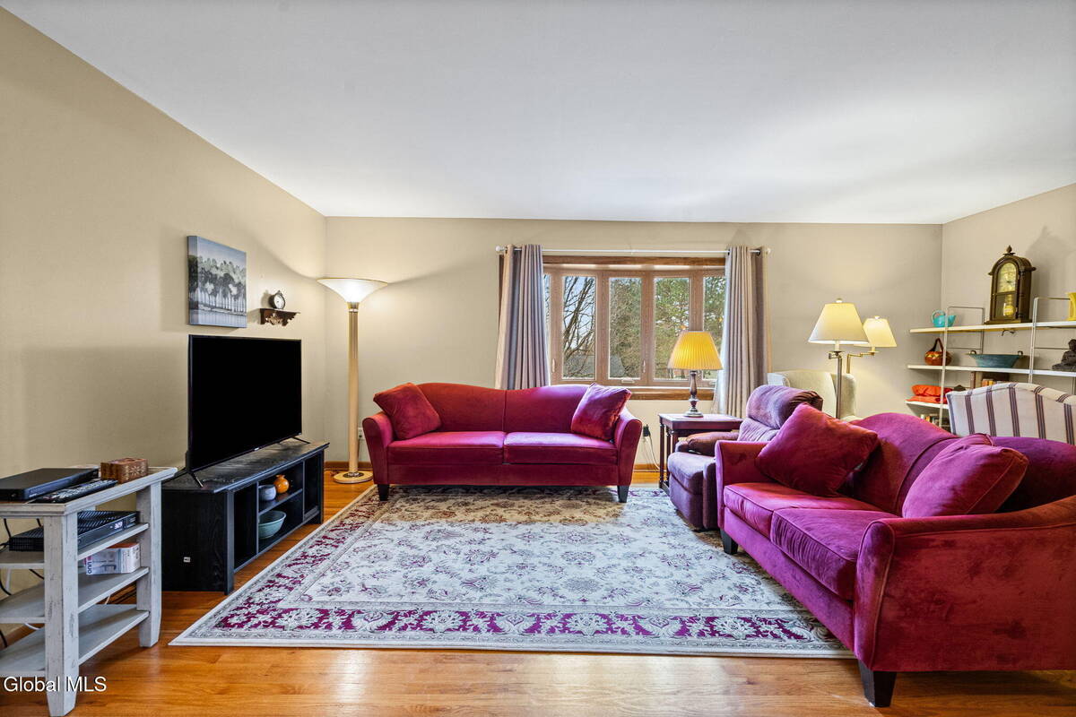 #39 photo, 1111 Rosehill Boulevard, Niskayuna , NY 12309