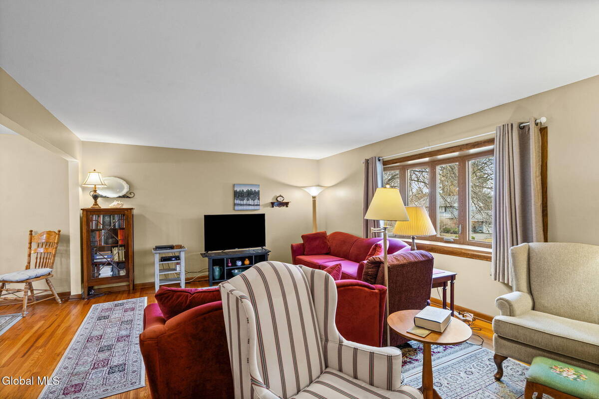 #41 photo, 1111 Rosehill Boulevard, Niskayuna , NY 12309