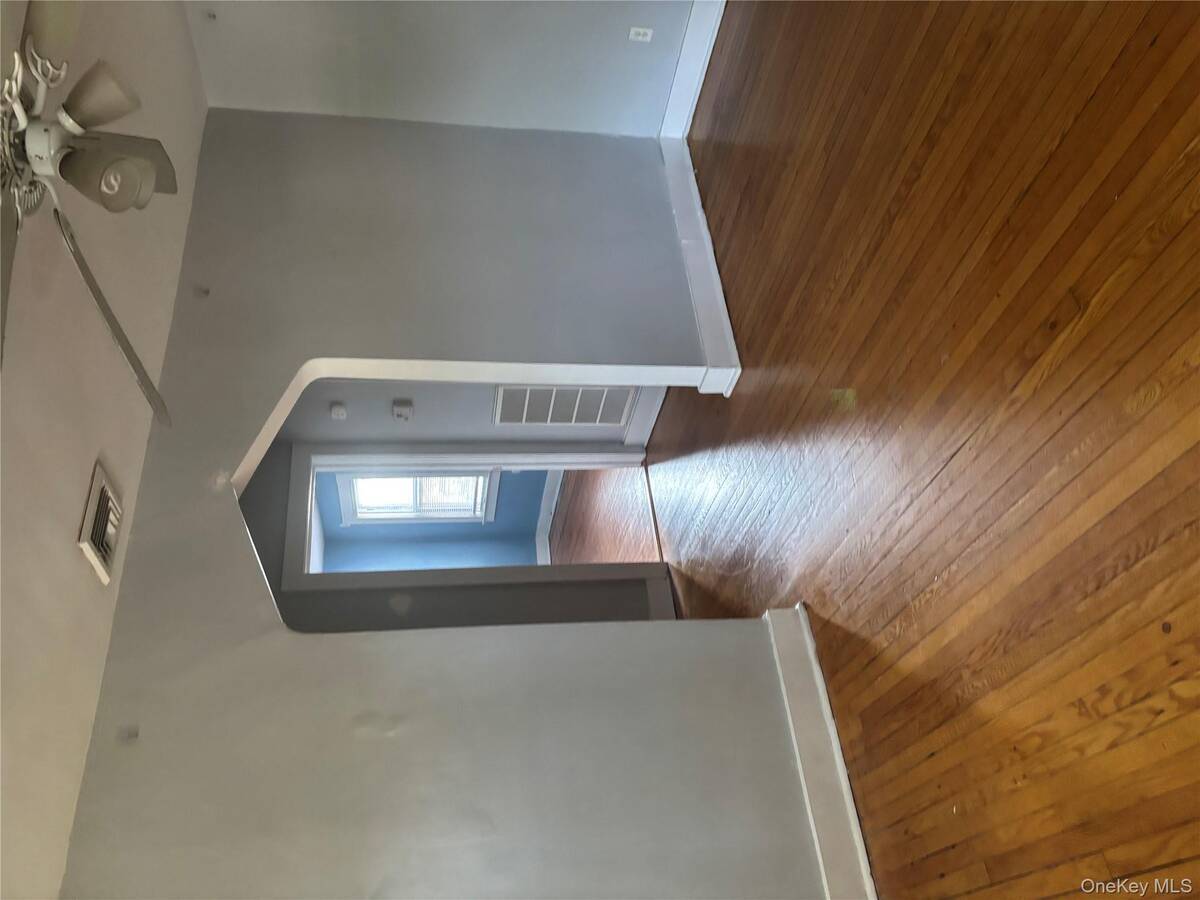 #1 photo, 457 Montauk Highway, #8, سوفولك West Islip , NY 11795