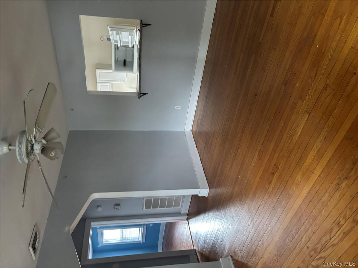 #4 photo, 457 Montauk Highway, #8, سوفولك West Islip , NY 11795