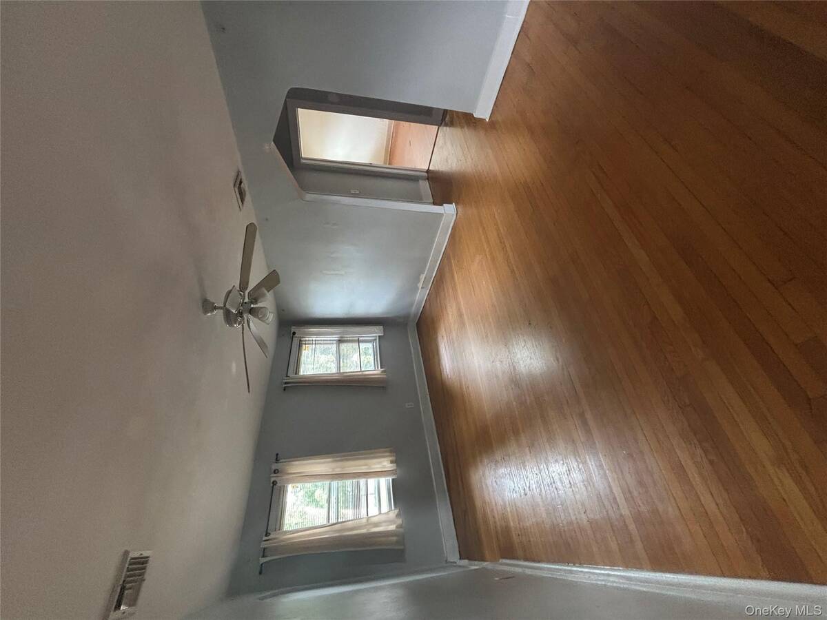 #7 photo, 457 Montauk Highway, #8, سوفولك West Islip , NY 11795